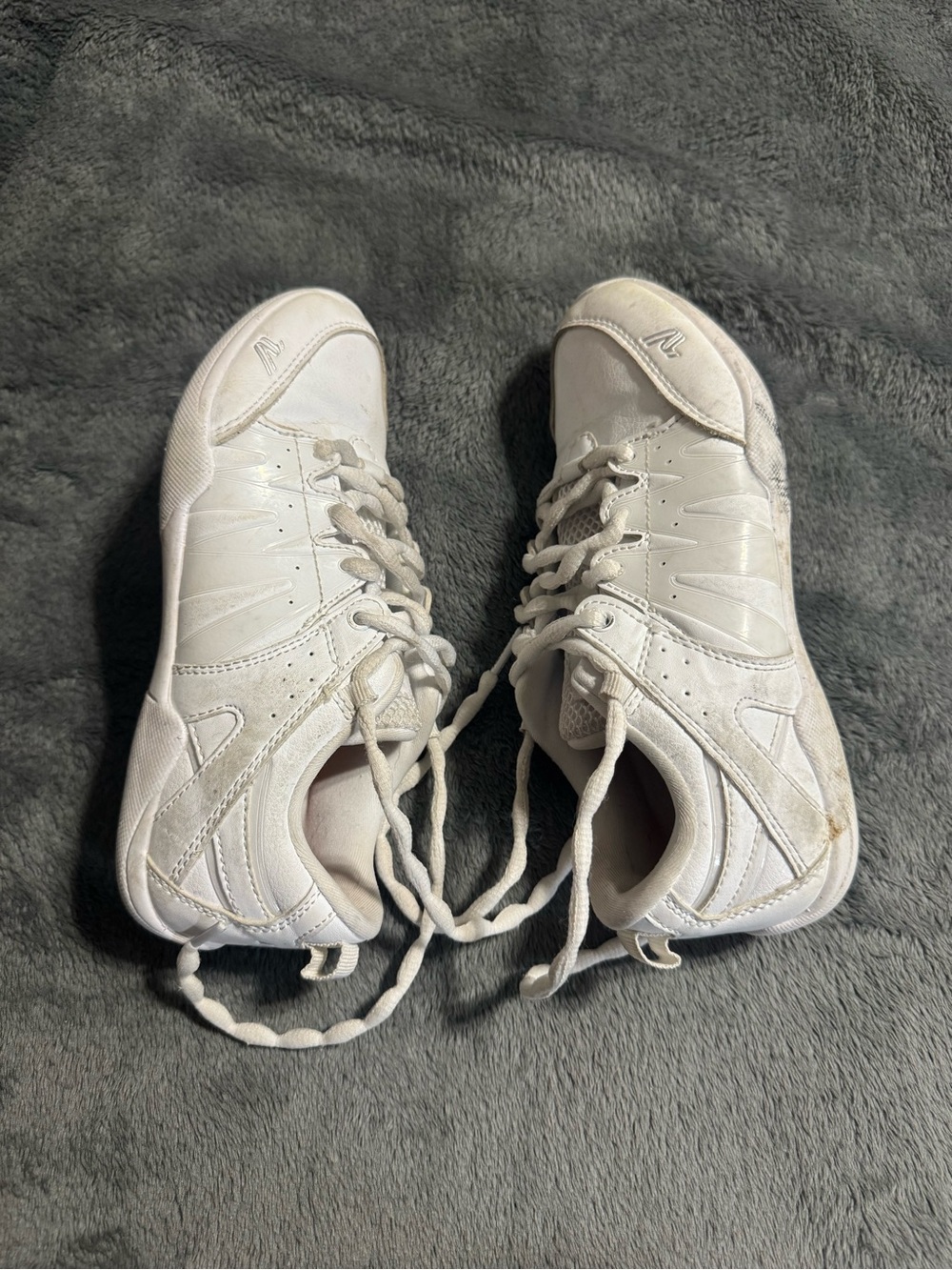 Varsity Charge 105750 Cheer/ Tumbling Shoes White Womens Size 4.5